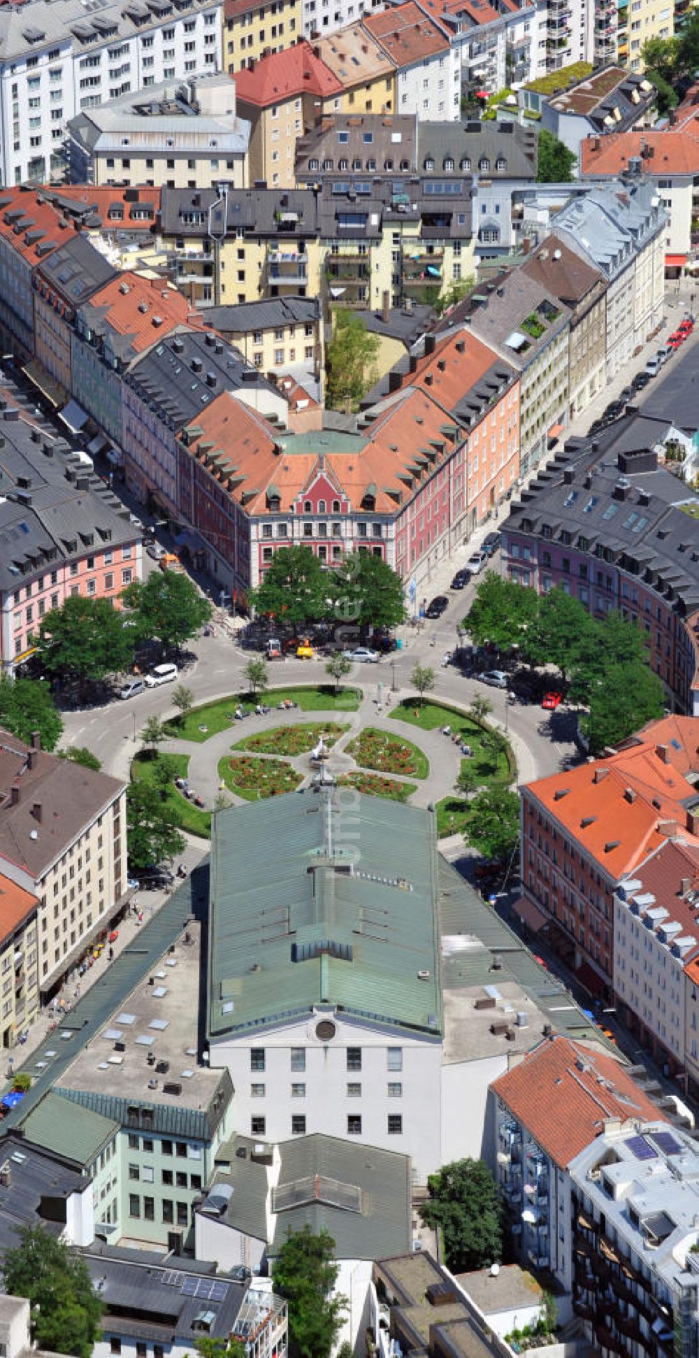 München Isarvorstadt von oben - Wohngebiet und Theater am Gärtnerplatz in München