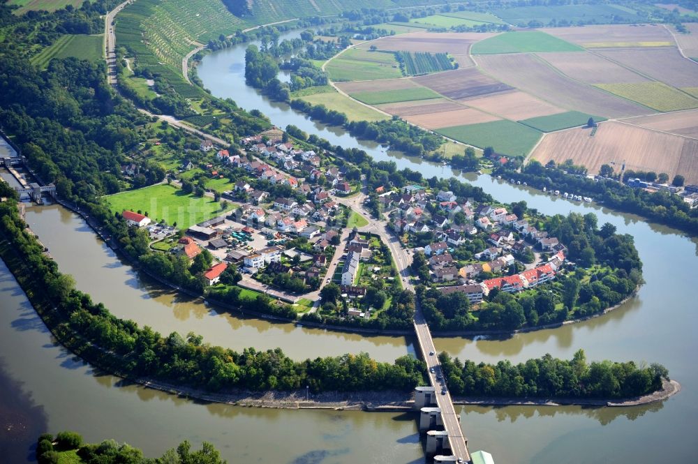 Luftbild Besigheim - Wohngebiet am Ufer des Neckars in Besigheim im Bundesland Baden-Württemberg