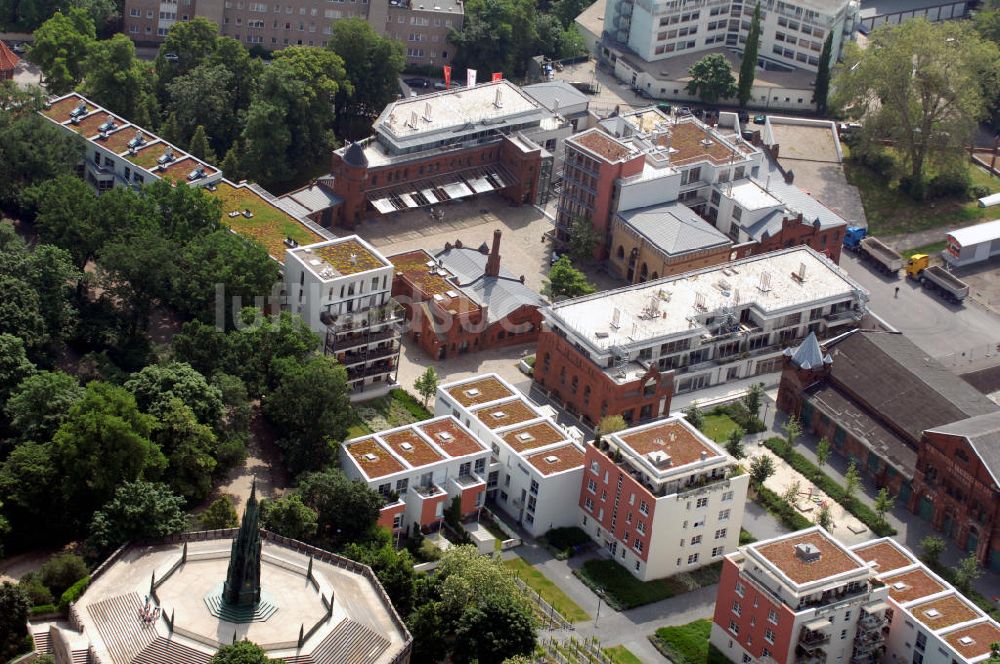 Berlin aus der Vogelperspektive: Wohngebiet Viktoria Quartier am Viktoria Park in Berlin- Kreuzberg