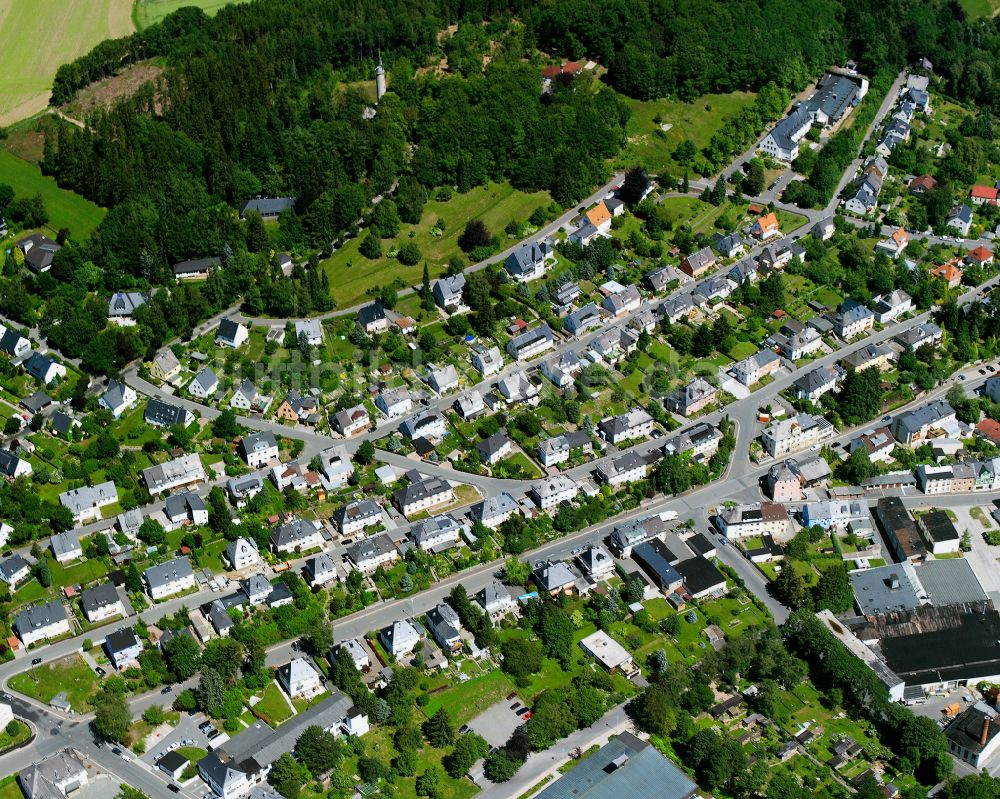 Kleinschwarzenbach aus der Vogelperspektive: Wohngebiet am Waldrand in Kleinschwarzenbach im Bundesland Bayern, Deutschland