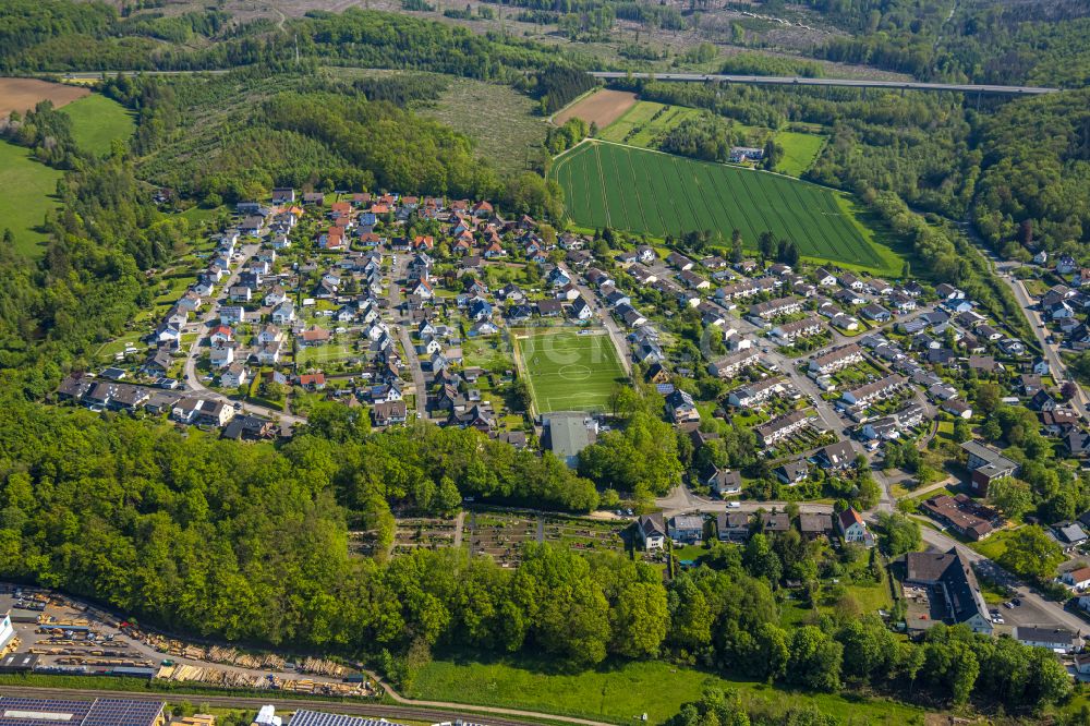 Niedereimer von oben - Wohngebiet am Waldrand in Niedereimer im Bundesland Nordrhein-Westfalen, Deutschland