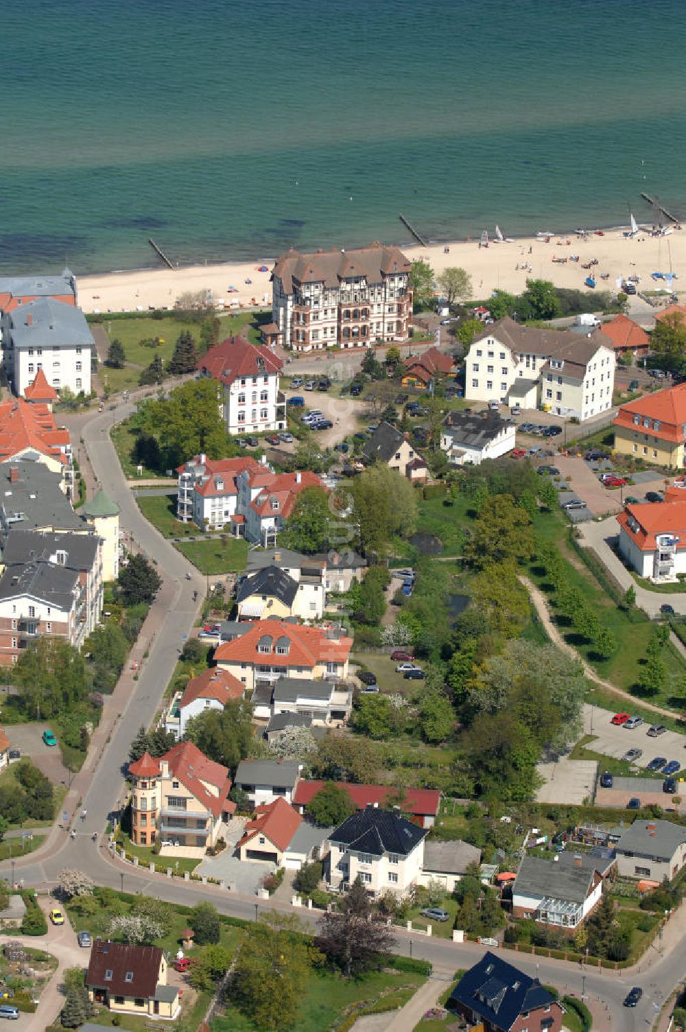 Luftaufnahme Kühlungsborn - Wohngebiet an der Waldstraße Ecke Tannenstraße