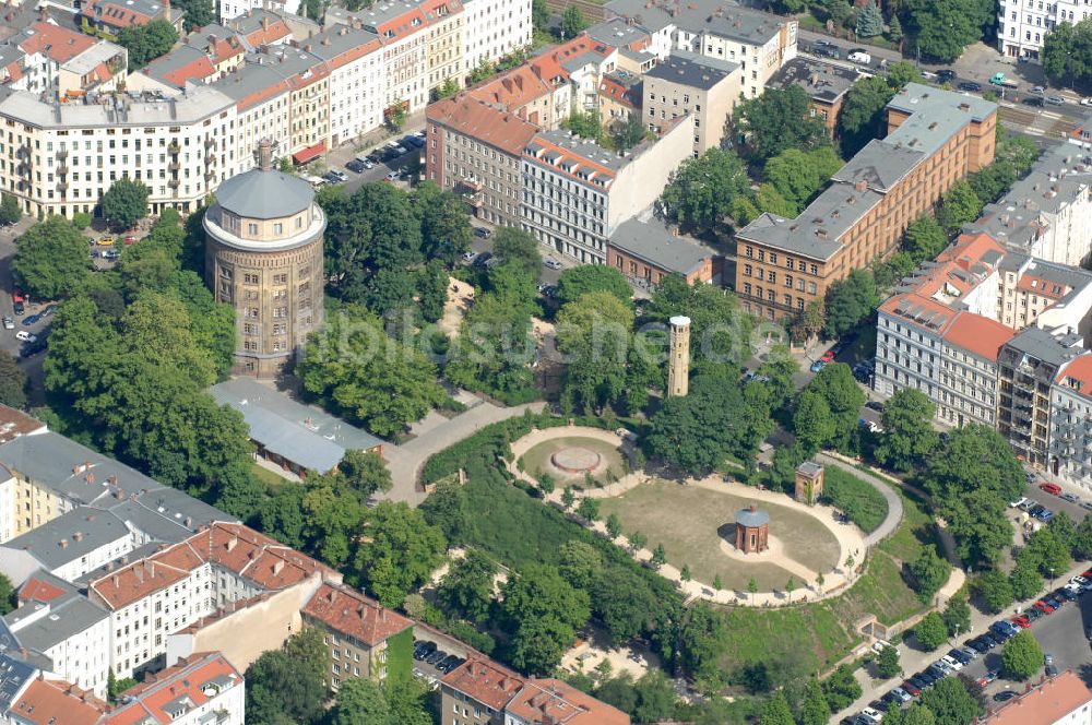 Luftaufnahme Berlin - Wohngebiet um den Wasserturm in Berlin-Prenzlauer Berg