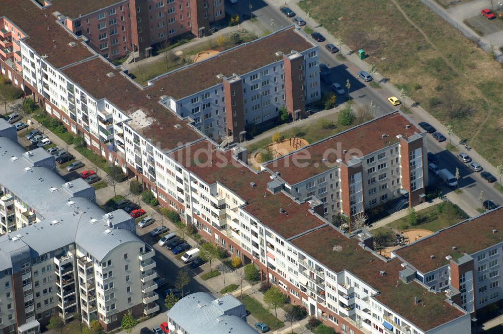 Luftaufnahme Berlin - Wohngebiet Weiße Taube in Berlin Hohenschönhausen