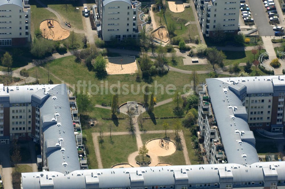 Luftbild Berlin - Wohngebiet Weiße Taube in Berlin Hohenschönhausen