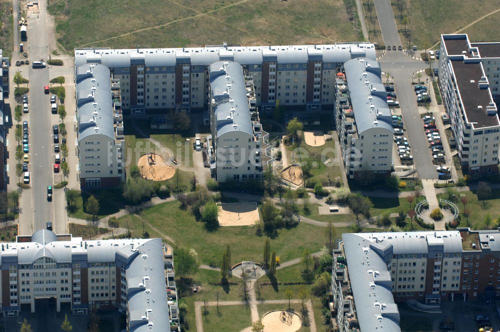 Luftaufnahme Berlin - Wohngebiet Weiße Taube in Berlin Hohenschönhausen