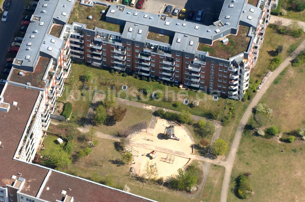 Berlin von oben - Wohngebiet Weiße Taube in Berlin Hohenschönhausen