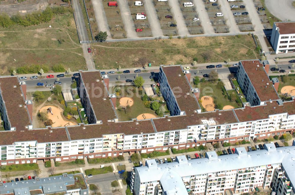 Berlin von oben - Wohngebiet Weiße Taube in Berlin Hohenschönhausen