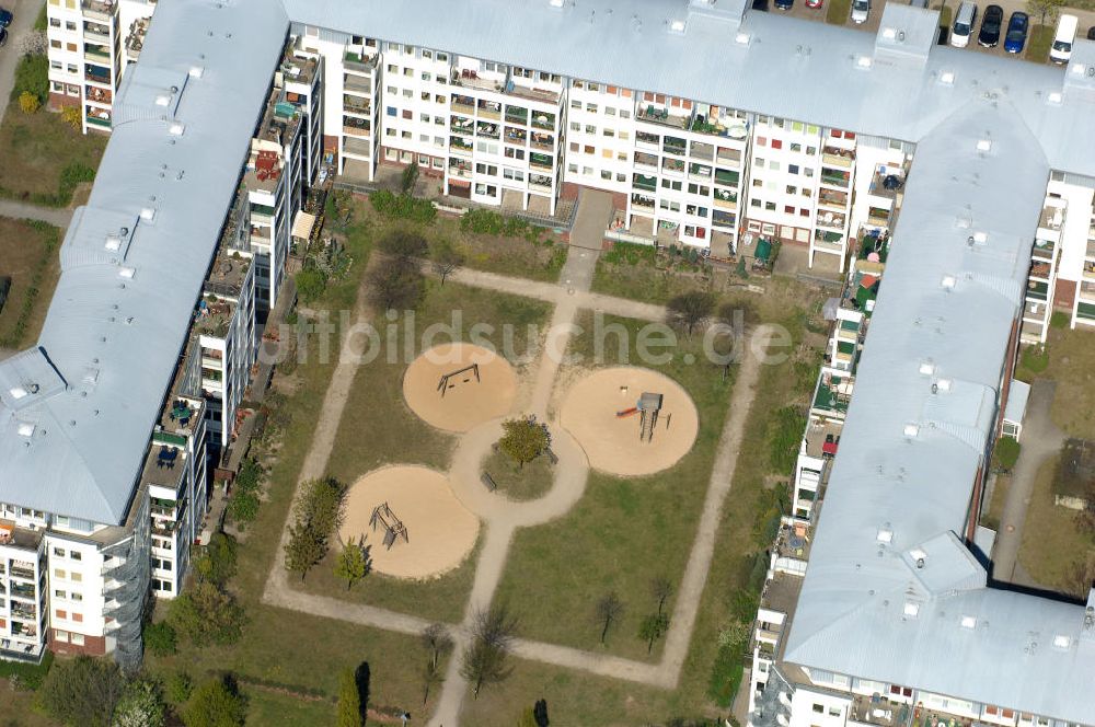 Luftbild Berlin - Wohngebiet Weiße Taube in Berlin Hohenschönhausen