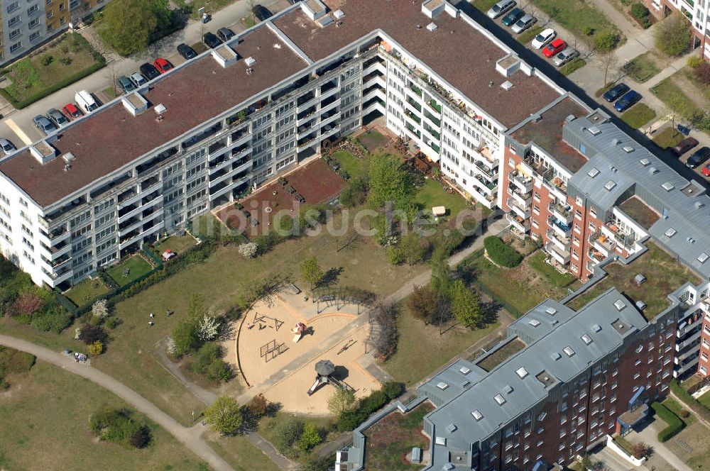 Luftbild Berlin - Wohngebiet Weiße Taube in Berlin Hohenschönhausen