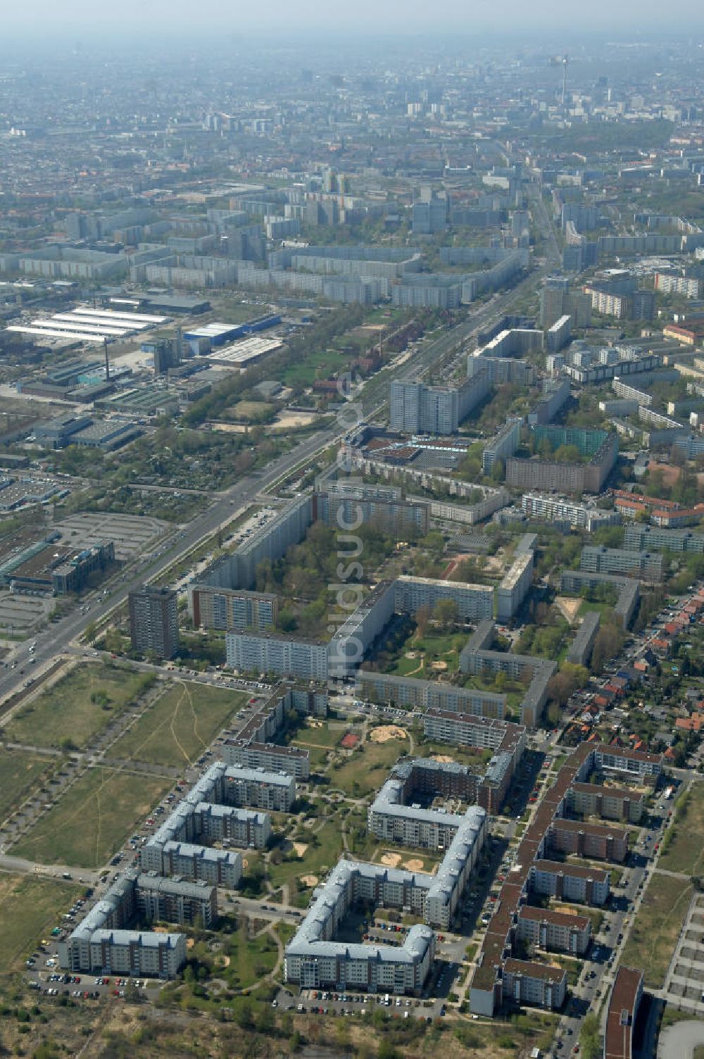 Luftaufnahme Berlin - Wohngebiet Weiße Taube in Berlin Hohenschönhausen