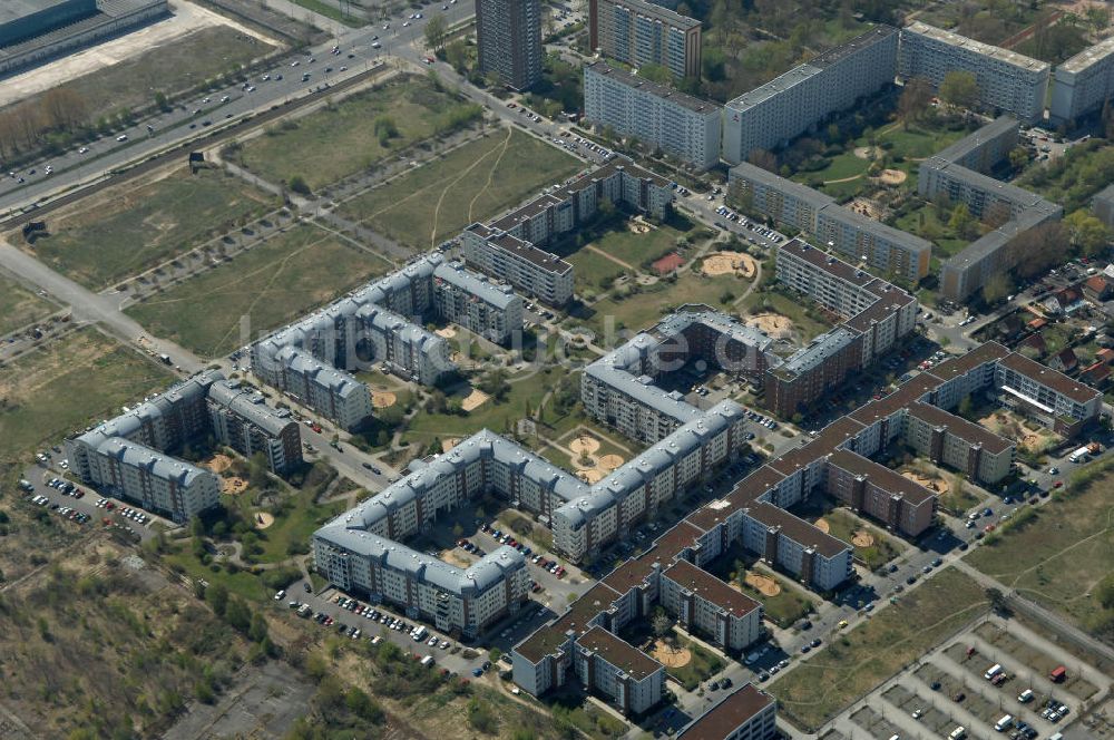 Berlin von oben - Wohngebiet Weiße Taube in Berlin Hohenschönhausen