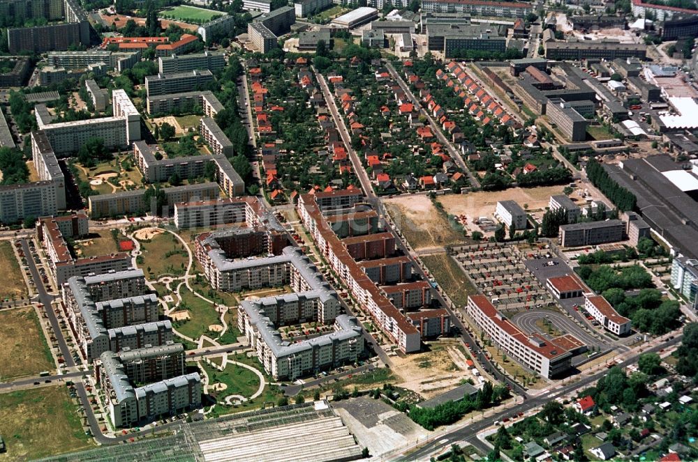 Berlin von oben - Wohngebiet Weiße Taube in Berlin-Hohenschönhausen