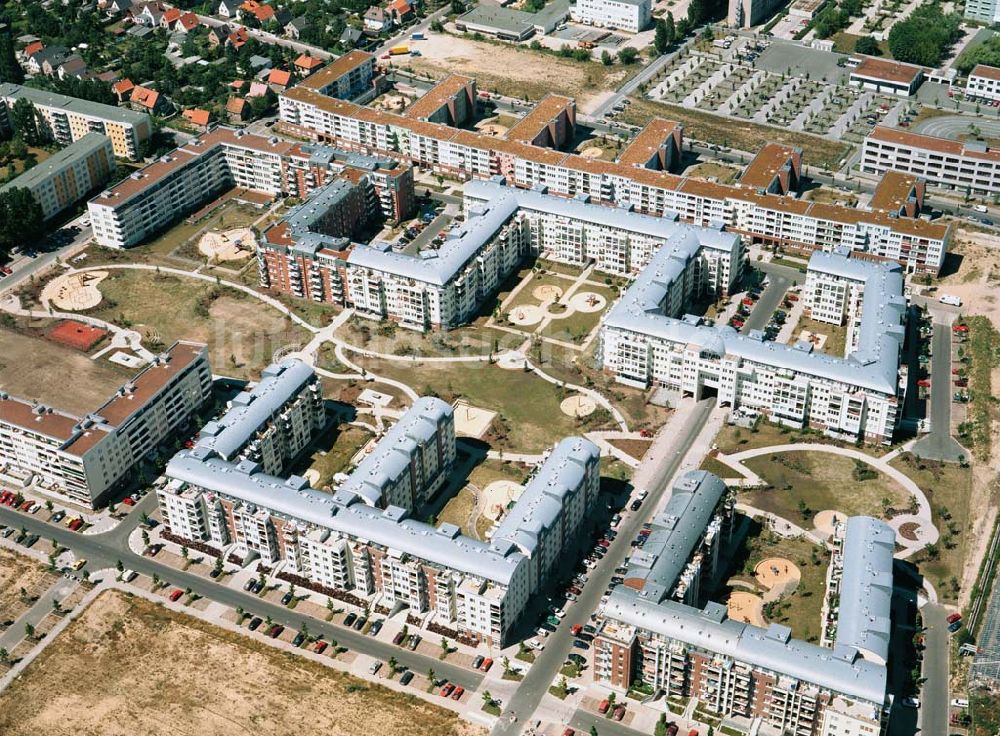 Luftbild Berlin - Hohenschönhausen - Wohngebiet Weiße Taube der Unternehmensgruppe Max Aicher Freilassing an der Schalkauer Straße in Berlin - Hohenschönhausen