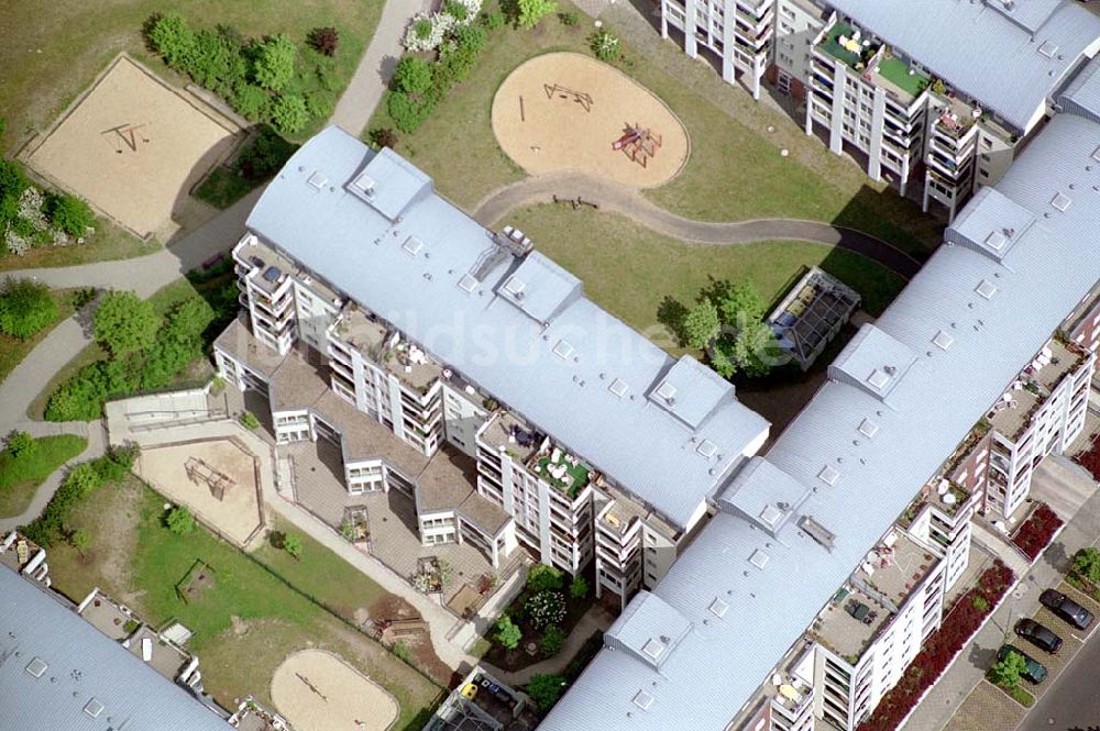 Luftbild Berlin / Hohenschönhausen - Wohngebiet Weiße Taube der Unternehmensgruppe Max Aicher an der Schalkauer Straße in Berlin - Hohenschönhausen an der Landsberger Allee