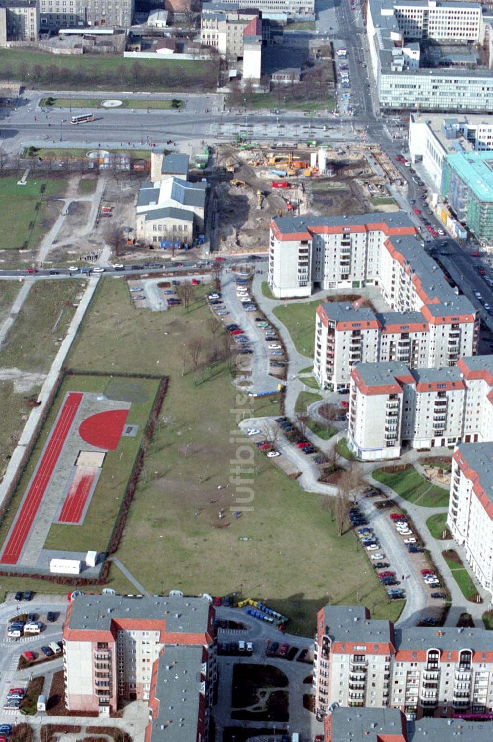 Luftbild Berlin - 06.03.1995 Wohngebiet Wilhelmstrasse in Berlin-Mitte