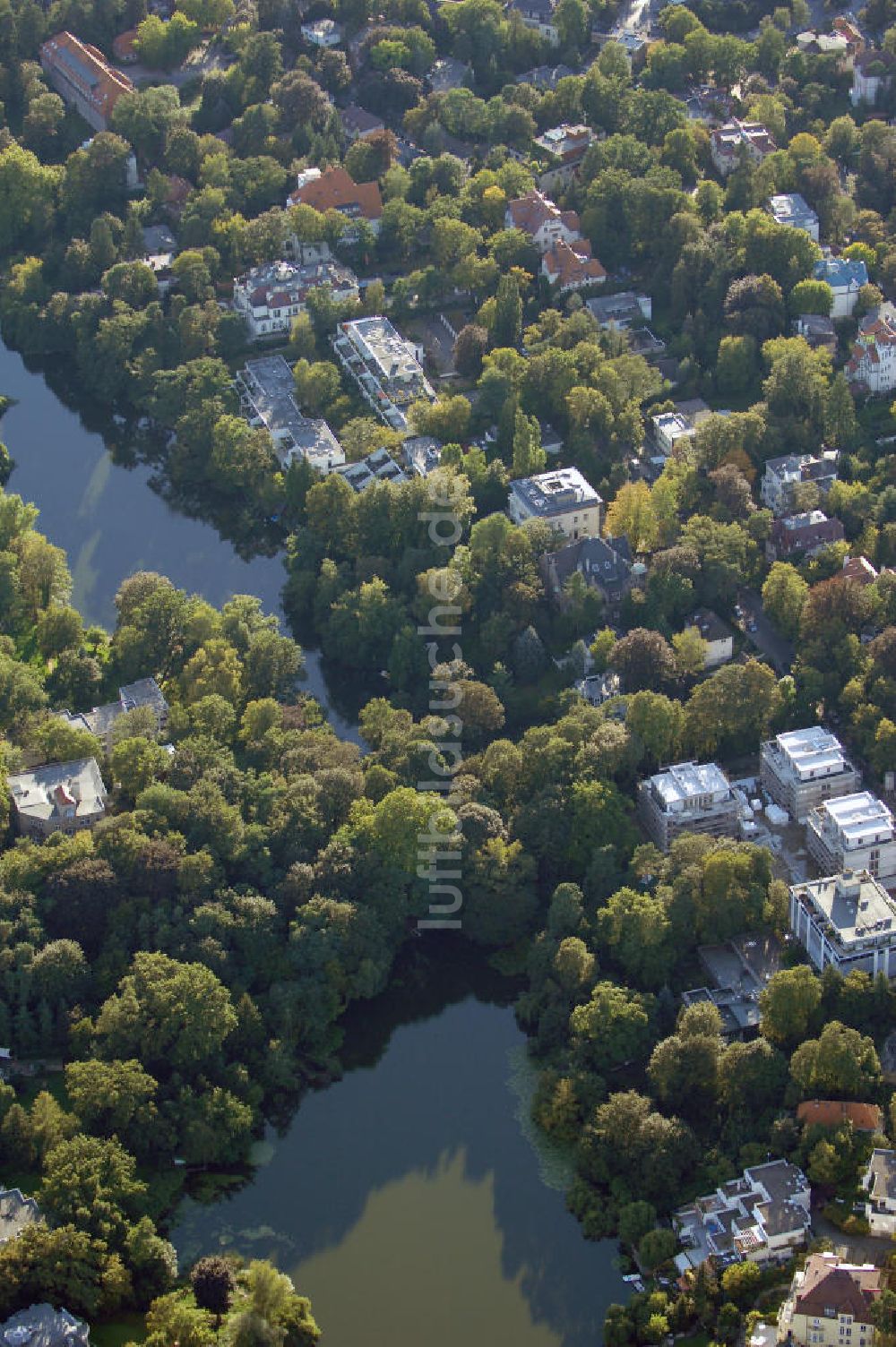 Berlin von oben - Wohngebiet an der Winklerstrasse / Trabener Strasse in Berlin-Grunewald am Dianasee