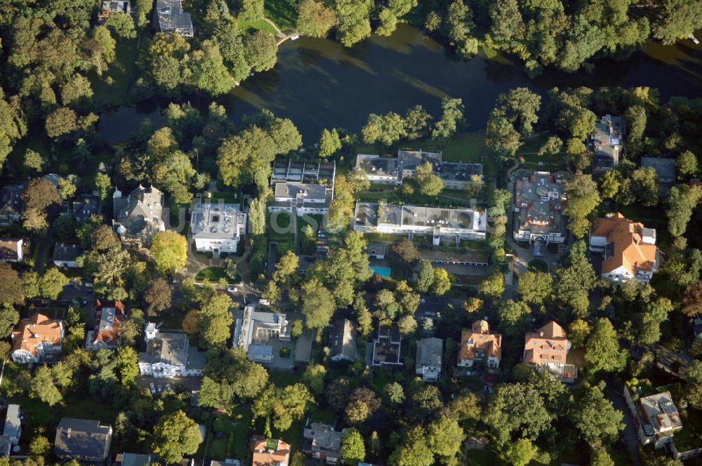 Luftaufnahme Berlin - Wohngebiet an der Winklerstrasse / Trabener Strasse in Berlin-Grunewald am Dianasee