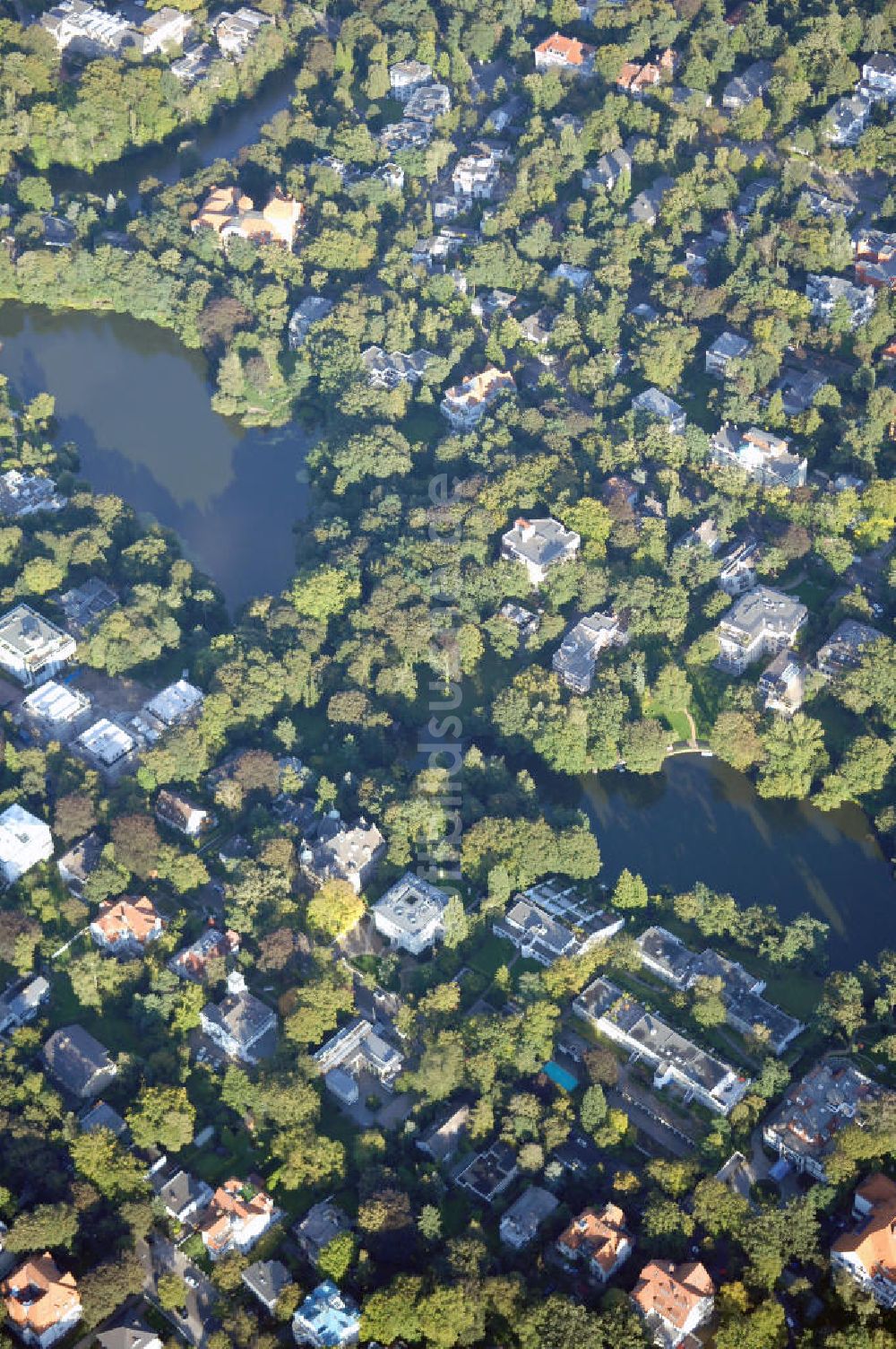 Berlin aus der Vogelperspektive: Wohngebiet an der Winklerstrasse / Trabener Strasse in Berlin-Grunewald am Dianasee