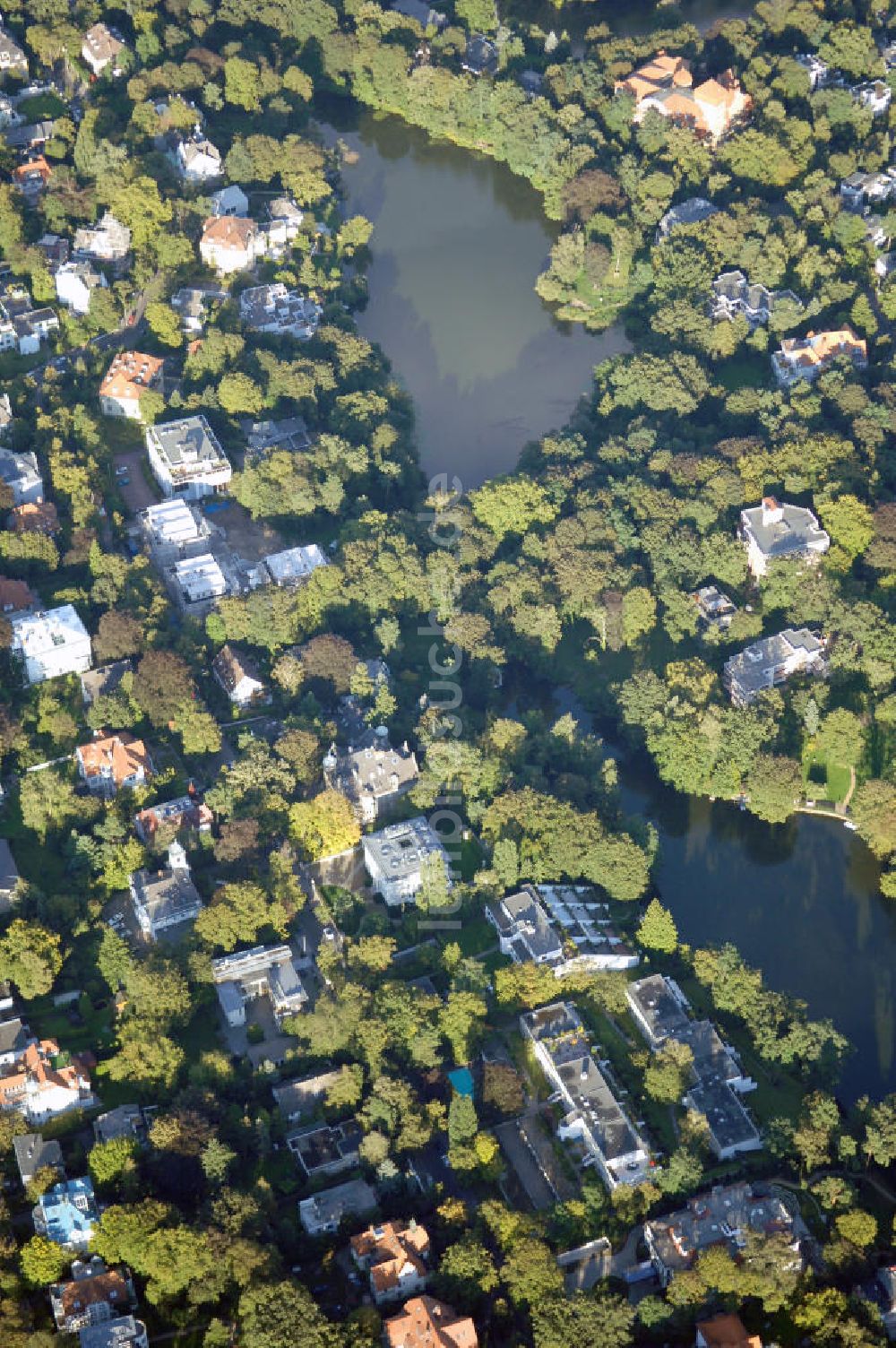 Luftaufnahme Berlin - Wohngebiet an der Winklerstrasse / Trabener Strasse in Berlin-Grunewald am Dianasee