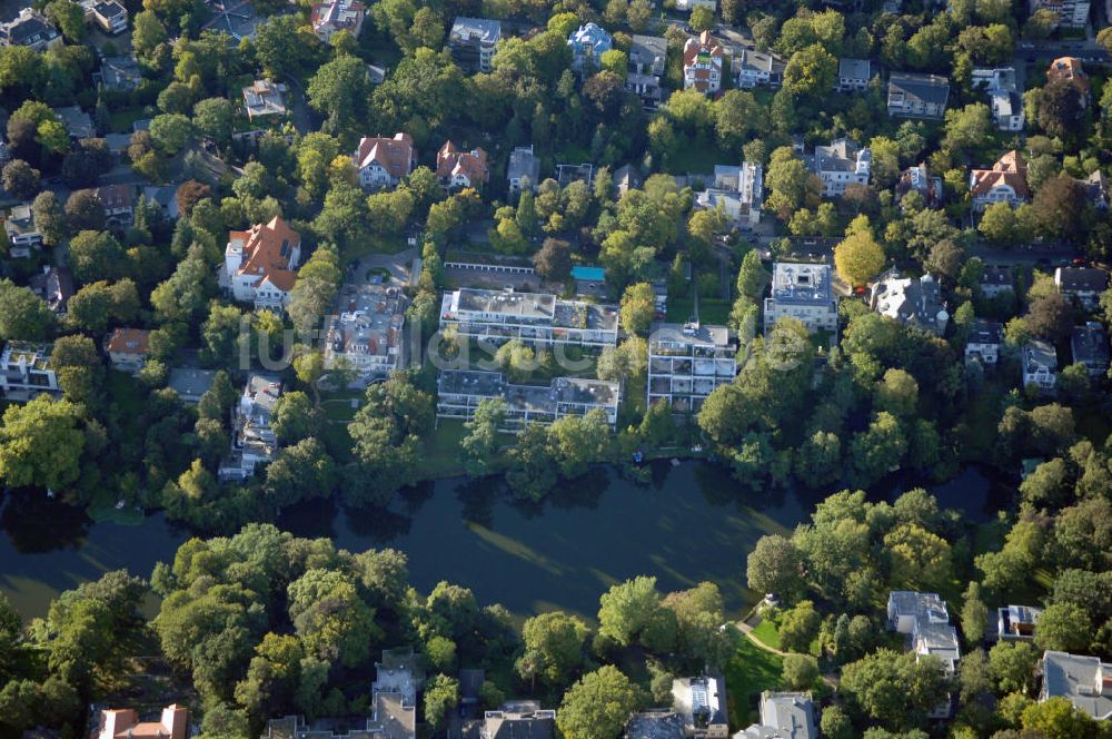 Berlin aus der Vogelperspektive: Wohngebiet an der Winklerstrasse / Trabener Strasse in Berlin-Grunewald am Dianasee