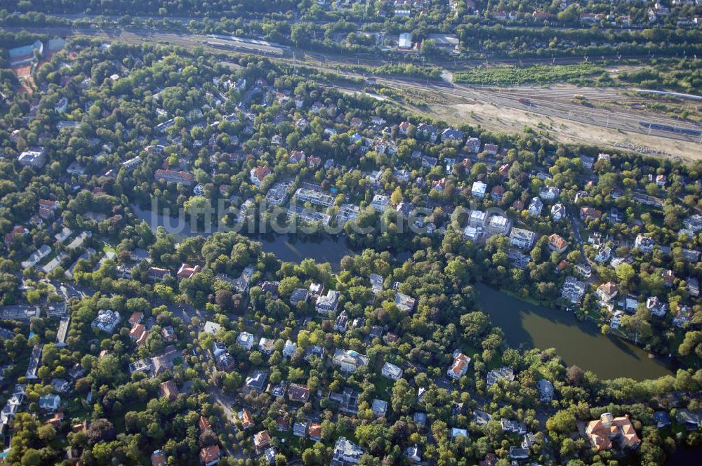 Luftbild Berlin - Wohngebiet an der Winklerstrasse / Trabener Strasse in Berlin-Grunewald am Dianasee