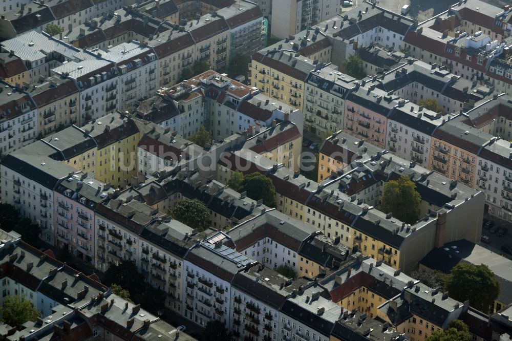 Luftbild Berlin - Wohngebiet und Wohnhausanlage im Ortsteil Friedrichshain in Berlin