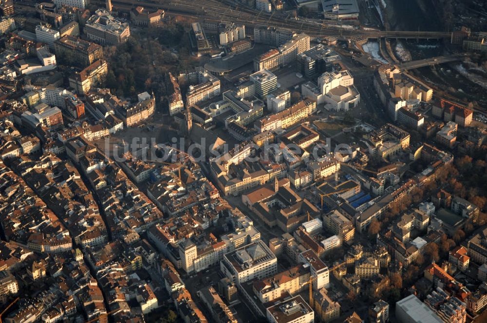 Luftaufnahme Bozen - Wohngebiet von Zentrum-Bozner Boden-Rentschin in Bozen (Bolzano) in Italien