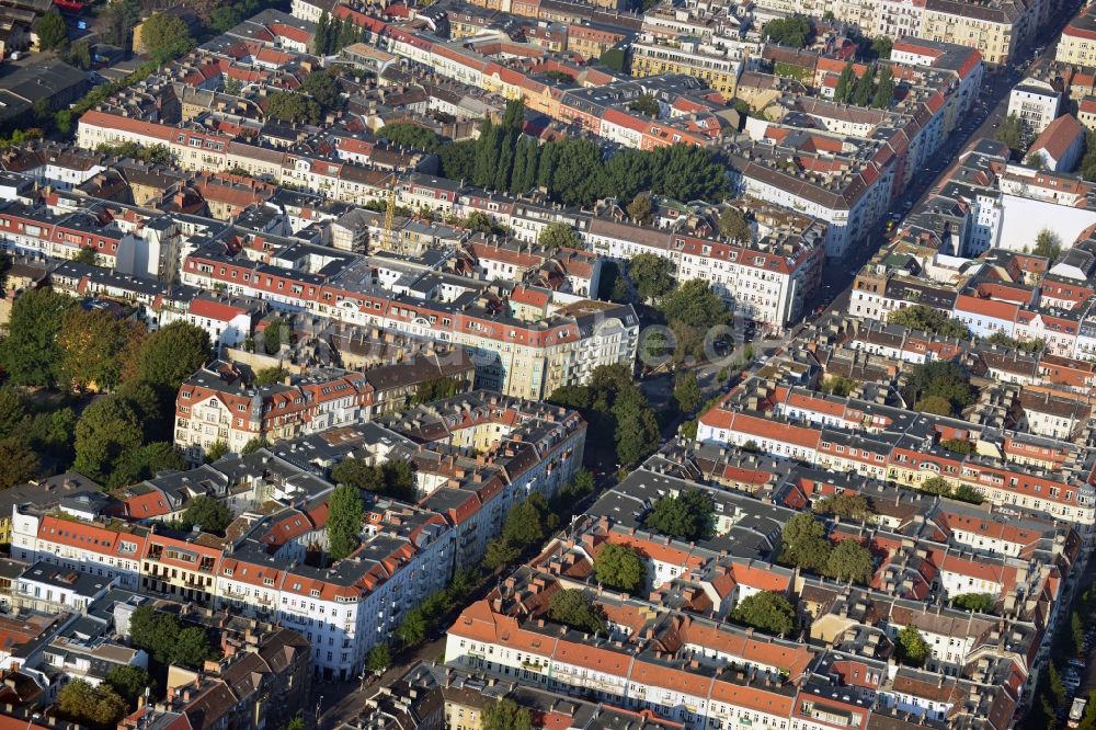 Luftbild Berlin - Wohngebiet zwischen Wühlischstraße, Revaler Straße und Warschauer Straße im Bezirk Friedrichshain in Berlin