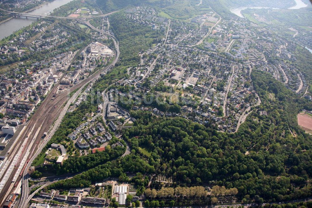 Koblenz OT Karthause aus der Vogelperspektive: Wohngebiete in Karthause, ein Ortsteil von Koblenz in Rheinland-Pfalz