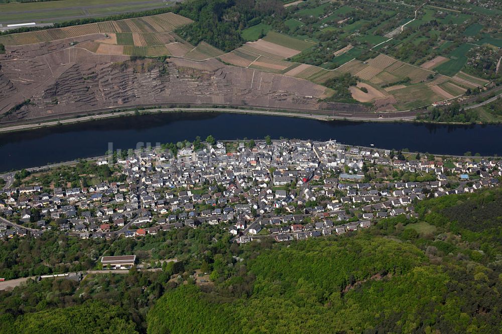 Luftaufnahme Koblenz OT Lay - Wohngebiete in Lay, ein Ortsteil von Koblenz am Ufer der Mosel in Rheinland-Pfalz