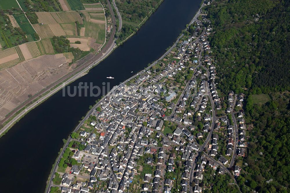 Luftbild Koblenz OT Lay - Wohngebiete in Lay, ein Ortsteil von Koblenz am Ufer der Mosel in Rheinland-Pfalz