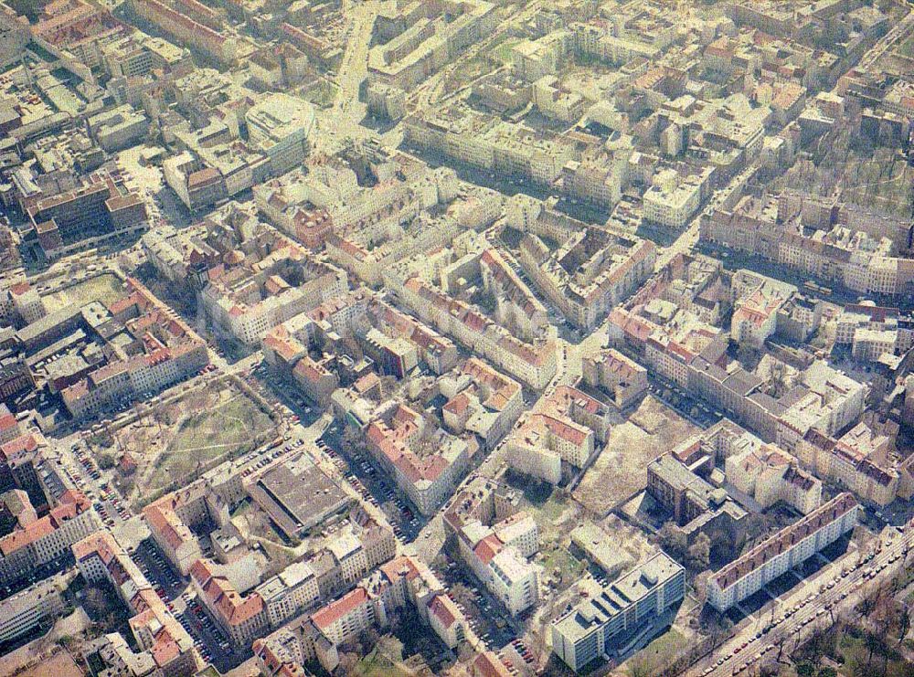 Berlin - Prenzlauer - Berg von oben - Wohngebiete an der Lottumstraße in Berlin - Prenzlauer - Berg.