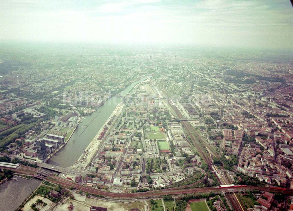 Luftaufnahme Berlin - Friedrichshain - Wohngebiete an der Oberbaumbrücke