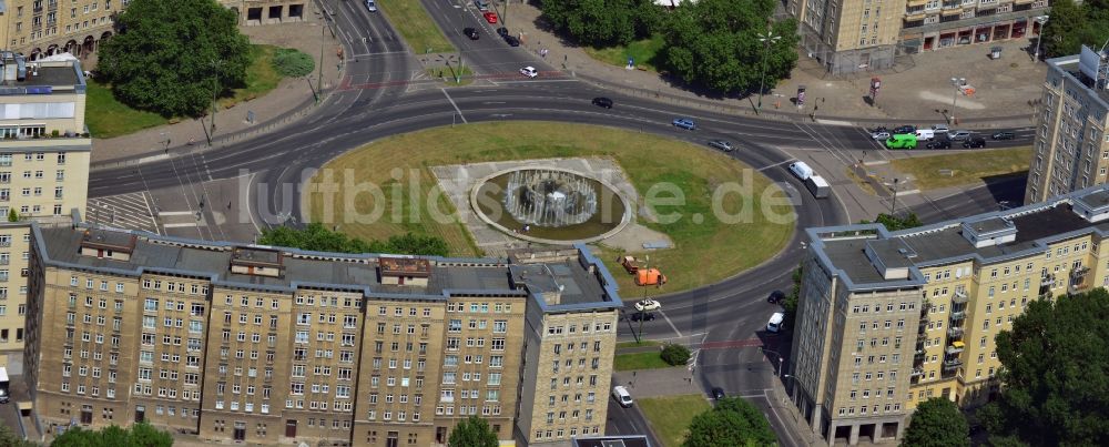 Luftbild Berlin Friedrichshain - Wohngebiete am Strausberger Platz an der Karl-Marx-Alle im Stadtteil Friedrichshain in Berlin