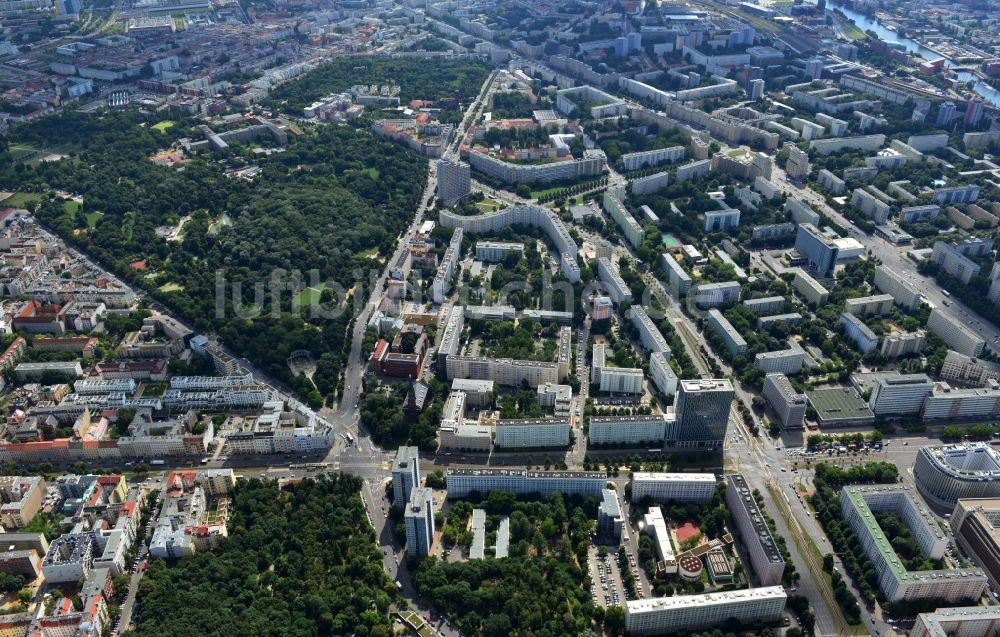 Luftbild Berlin - Wohngebiete am Volkspark Friedrichshain im gleichnamigen Stadtteil von Berlin