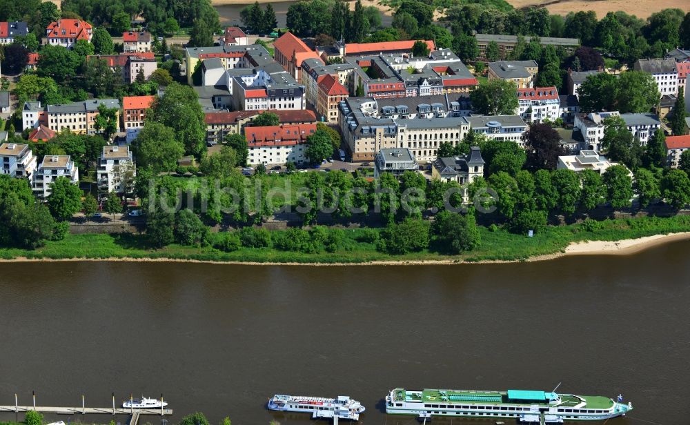 Magdeburg von oben - Wohngebiete auf der Werder - Insel am Ufer der Elbe und der Alten Elbe in Magdeburg im Bundesland Sachsen-Anhalt