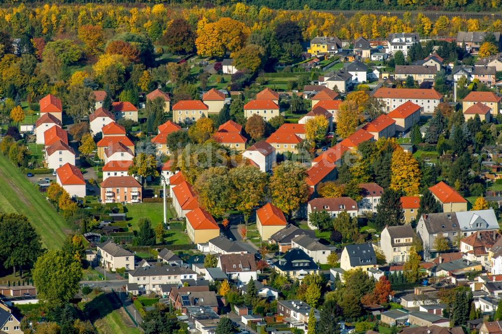 Luftbild Hamm - Wohngebiets- Siedlung an der Bachstraße im herbstlichen Stadtteil Herringen in Hamm im Bundesland Nordrhein-Westfalen