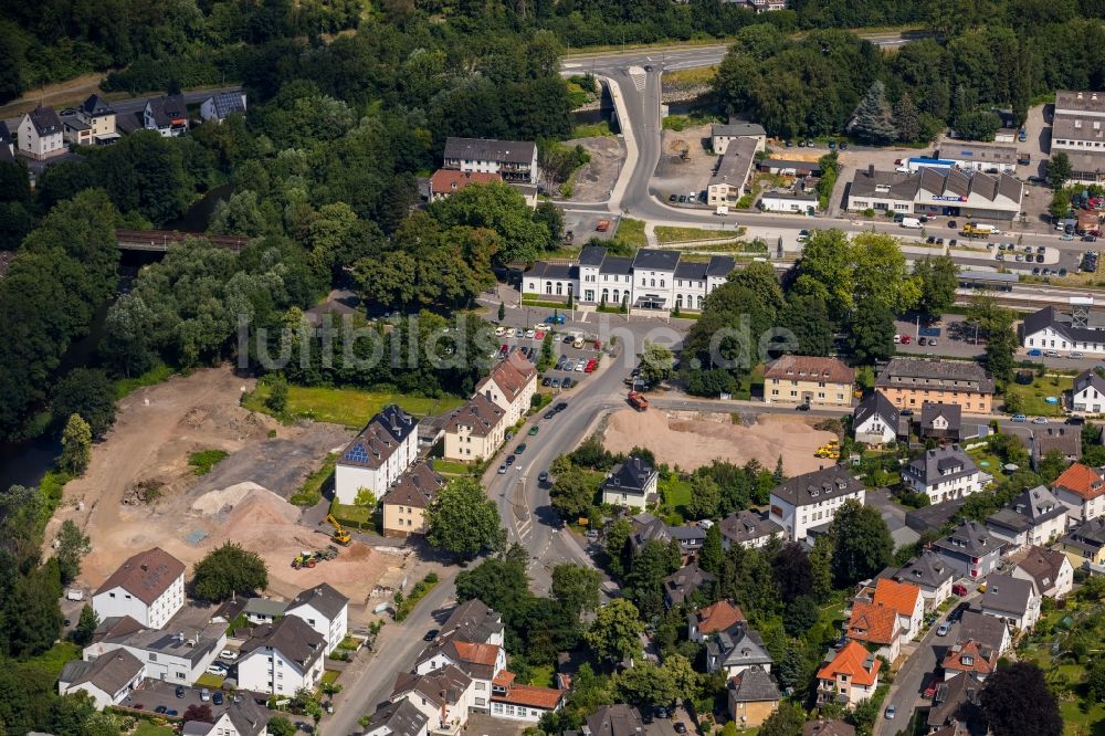 Luftbild Arnsberg - Wohngebiets- Siedlung am Bahnhof Arnsberg (Westf) in Arnsberg im Bundesland Nordrhein-Westfalen, Deutschland