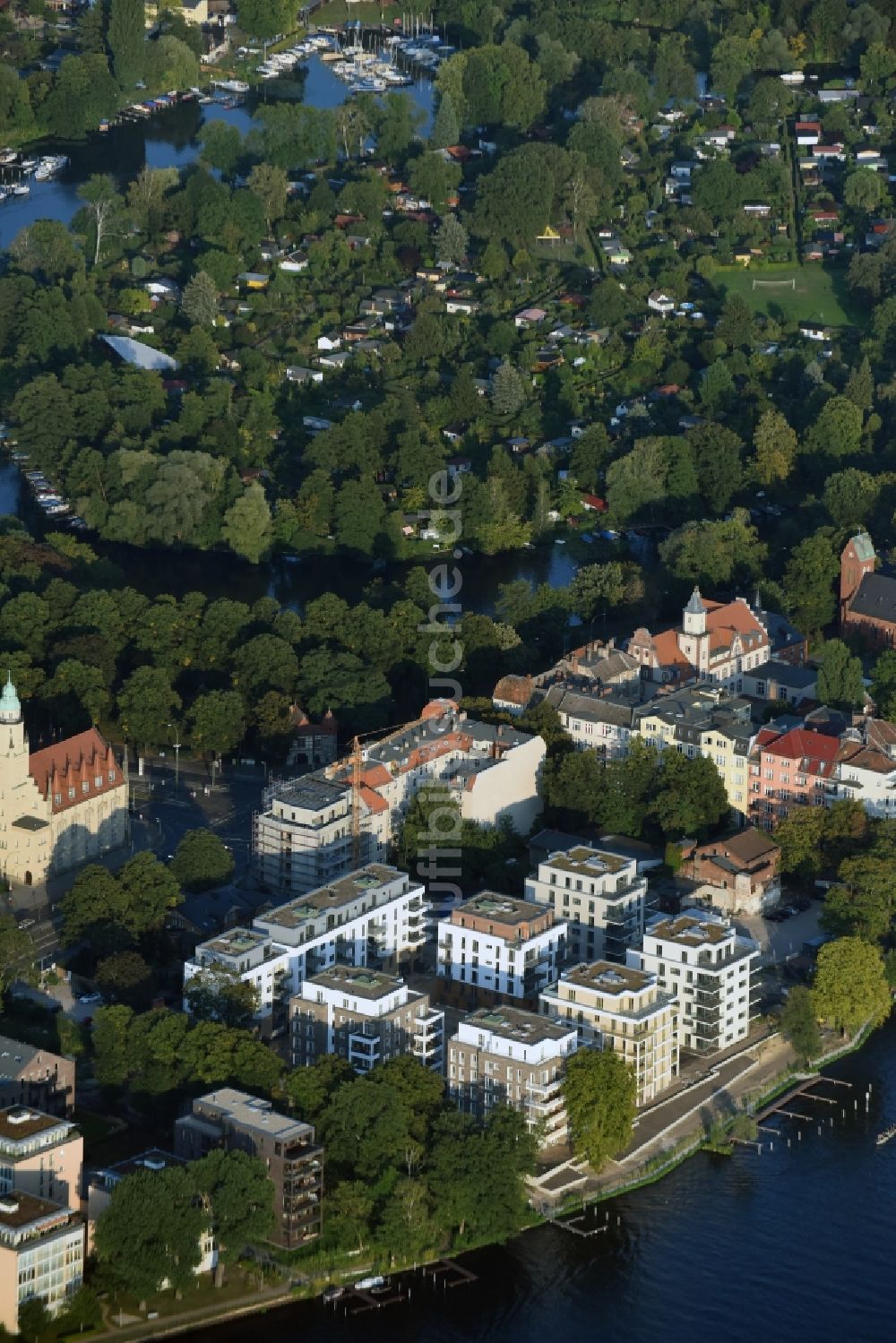 Berlin von oben - Wohngebiets- Siedlung in Berlin