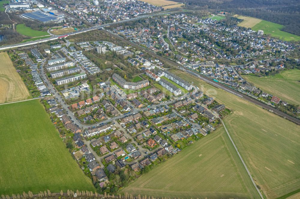 Duisburg von oben - Wohngebiets- Siedlung Am Böllert - Zur Kaffeehött in Duisburg im Bundesland Nordrhein-Westfalen, Deutschland