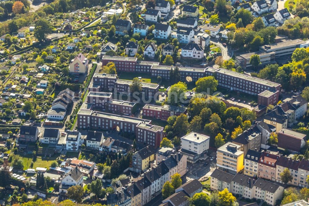 Hagen aus der Vogelperspektive: Wohngebiets- Siedlung entlang der Albrechtstraße in Hagen im Bundesland Nordrhein-Westfalen, Deutschland