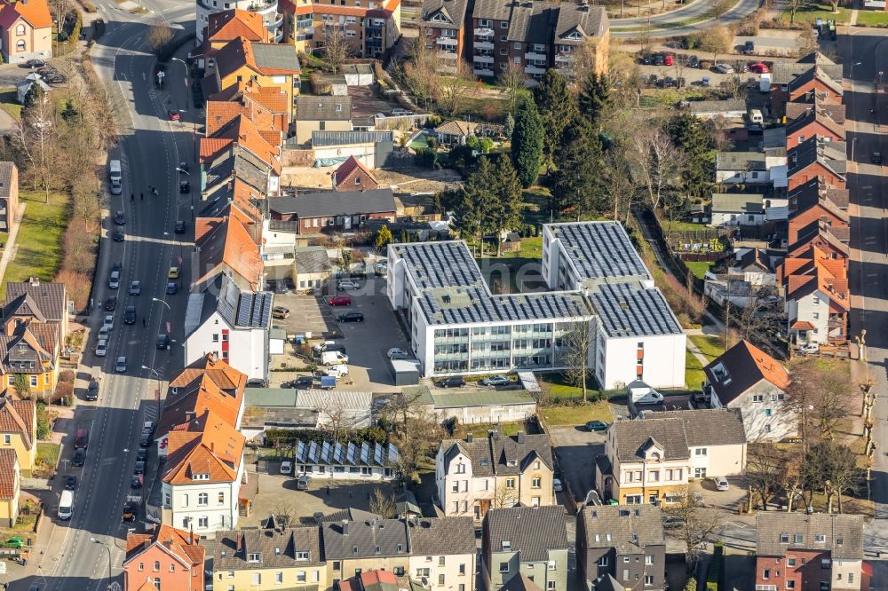 Luftbild Bönen - Wohngebiets- Siedlung entlang der Bahnhofstraße in Bönen im Bundesland Nordrhein-Westfalen, Deutschland