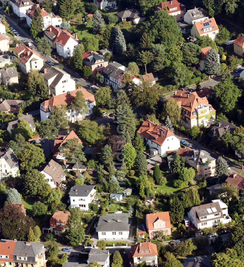 Berlin aus der Vogelperspektive: Wohngebiets- Siedlung entlang des Murellenwegs Ecke Stendelweg in Berlin