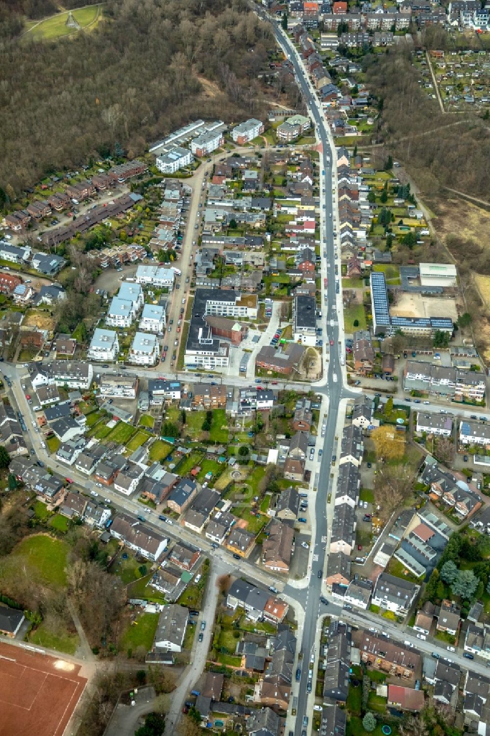 Bottrop von oben - Wohngebiets- Siedlung entlang Am Quellenbusch in Bottrop im Bundesland Nordrhein-Westfalen, Deutschland