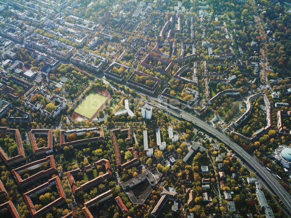 Berlin von oben - Wohngebiets- Siedlung entlang der Südwestkorso - Treitschkestraße - Kreuznacher Straße - Schildhornstraße in Berlin