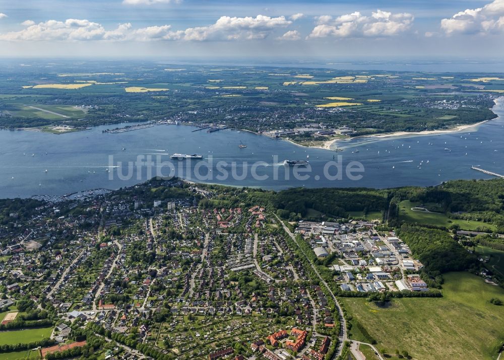 Luftaufnahme Heikendorf - Wohngebiets- Siedlung an der Kieler Förde in Heikendorf im Bundesland Schleswig-Holstein, Deutschland