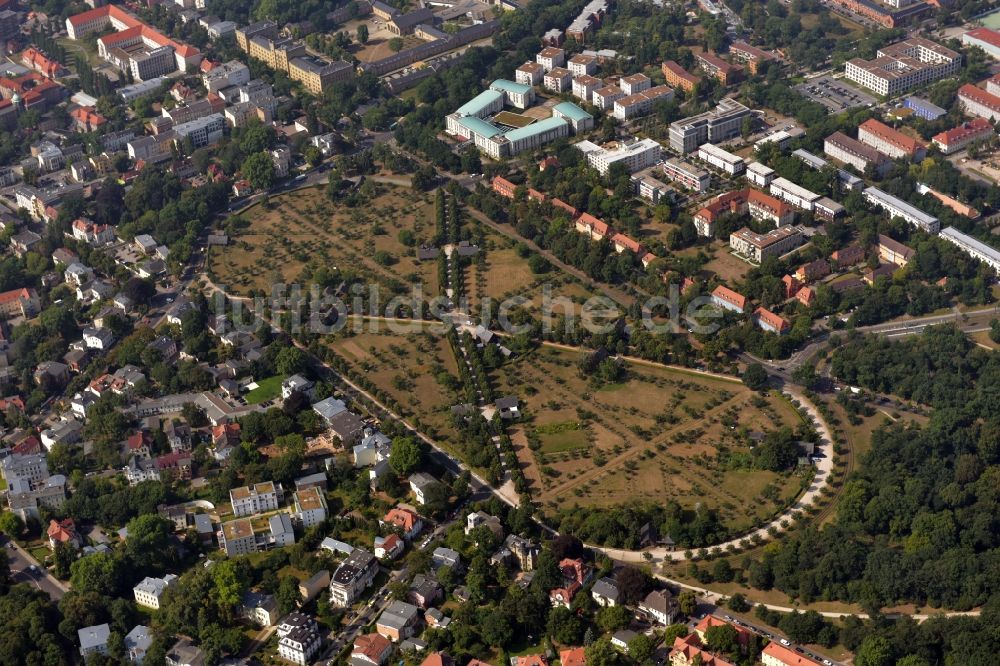 Potsdam aus der Vogelperspektive: Wohngebiets- Siedlung am Park Russische Kolonie Alexandrowka in Potsdam im Bundesland Brandenburg, Deutschland