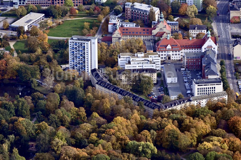 Chemnitz von oben - Wohngebiets- Siedlung am Park Schlossteichpark in Chemnitz im Bundesland Sachsen, Deutschland