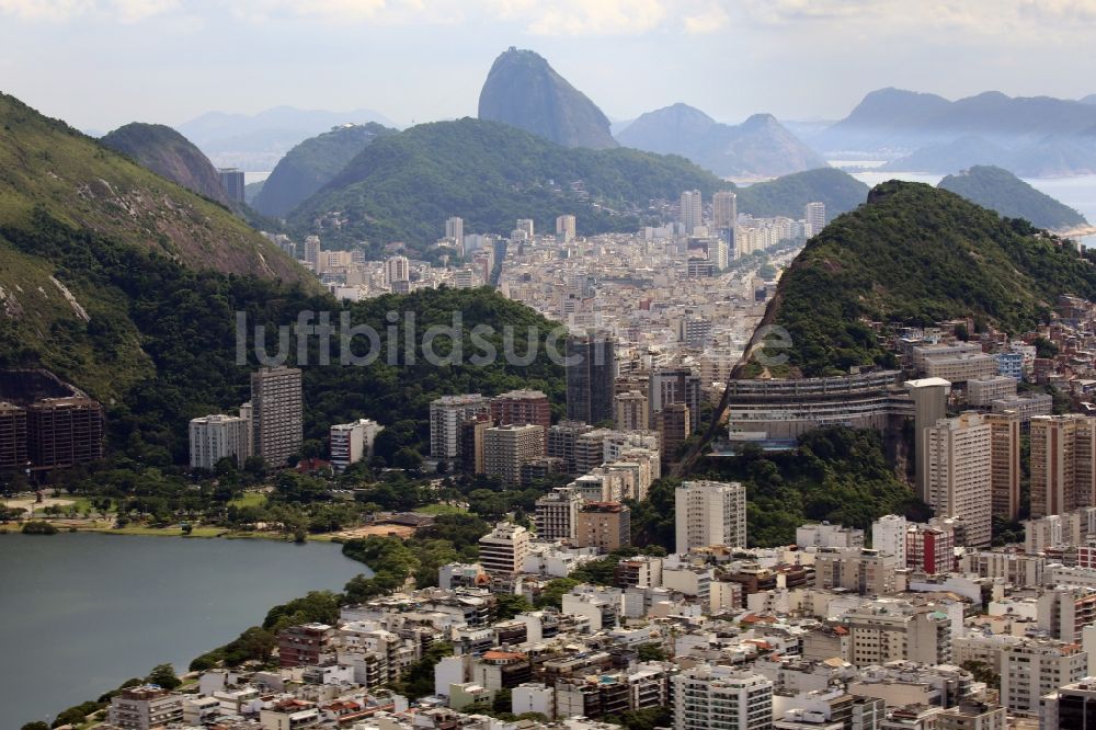 Luftaufnahme Rio de Janeiro - Wohngebiets- Siedlung in Rio de Janeiro in Rio de Janeiro, Brasilien